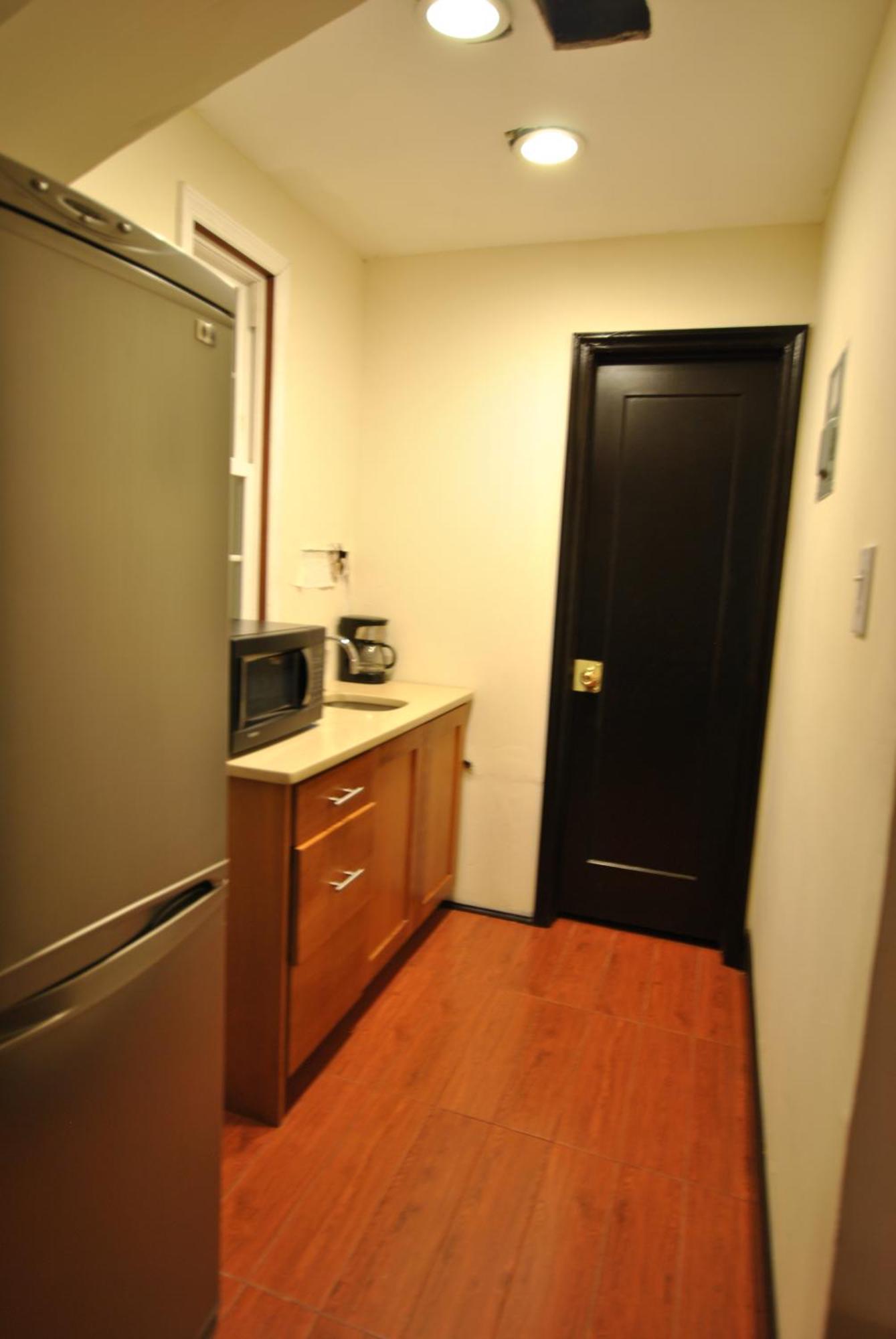 Ewr Airport Multilevel Guest House Room With 2-3 Beds Newark Exterior foto